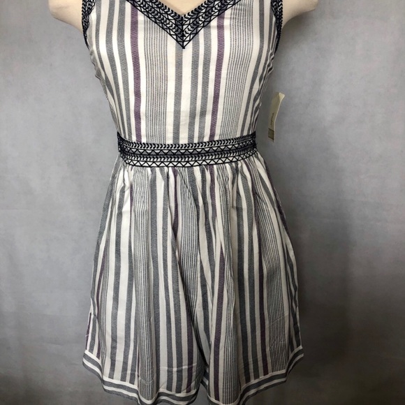 🎁🎄🆕SALE🎉Striped Romper w/pockets - Picture 5 of 8